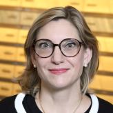 Dr. Katarina Hajdin, EMBA Pharmazeutin an der Schnittstelle von Präzisionsmedizin und Grundversorgung